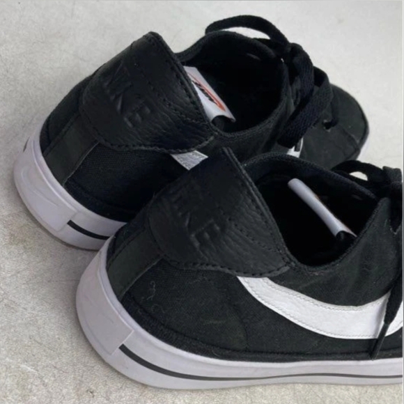 Nike Court Legacy Canvas Sneakers Black White Size 11 NWOT MSRP $95 - Picture 10 of 12